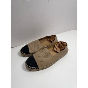 Chanel Lambskin Leather CC Logo Espadrille Flats 38/8 Beige Black Cap Toe SlipOn